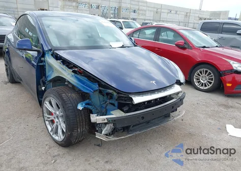 2022 Tesla Model Y Performance Dual Motor All-Wheel Drive z USA, uszkodzony, nr VIN 7SAYGDEF4NF524038